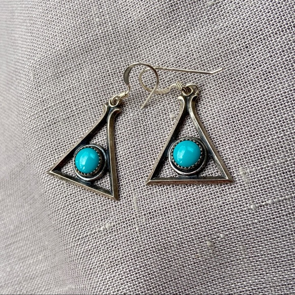 Sold 📣 Vintage Triangle Turquoise & Sterling Earrings - Picture 12 of 13
